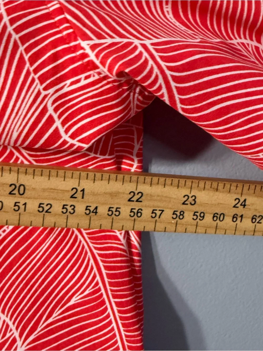 Coolibar UPF‎ 50+ Women's Koesta Coral and White Palm Leaf Cover-Up Women’s Sz M